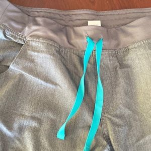 figs grey scrub pants size large petite